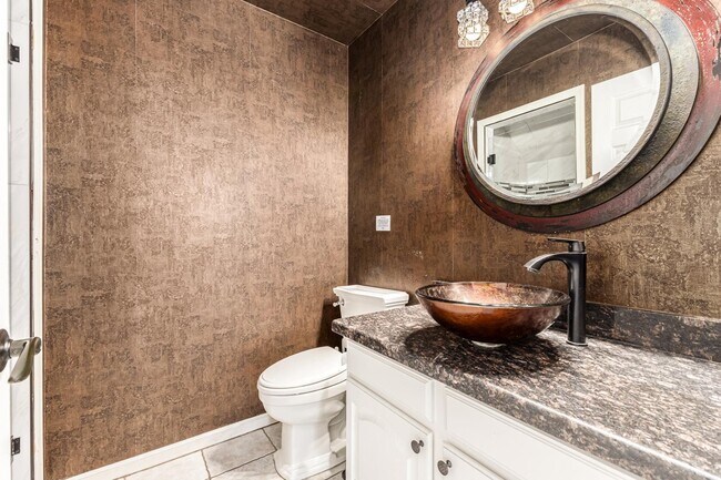 Building Photo - 11238 N 128th Pl