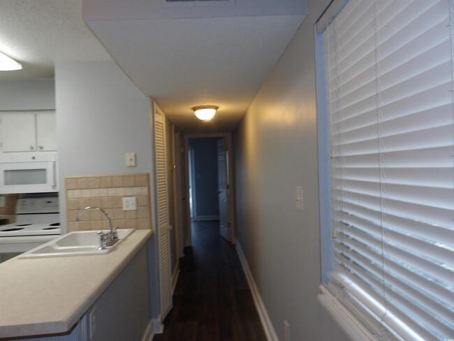 Building Photo - 10172 Beach Dr SW