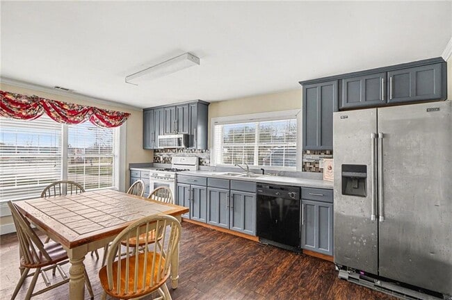 Building Photo - 707 E Mcintosh Rd