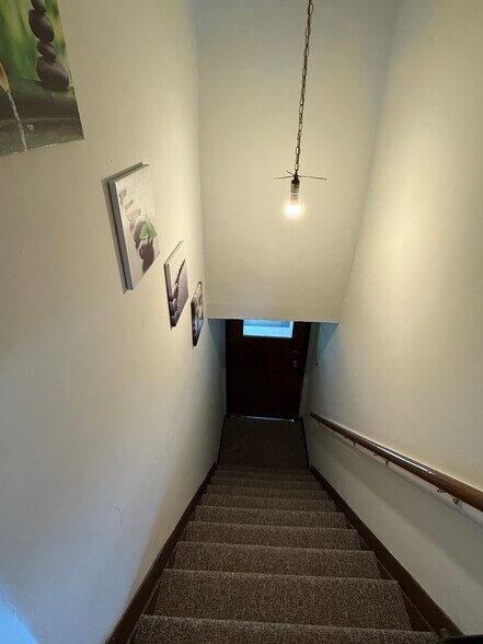 Building Photo - 809 Croghan Ave
