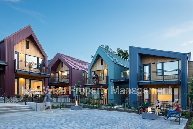 Building Photo - 1244 Quincy St