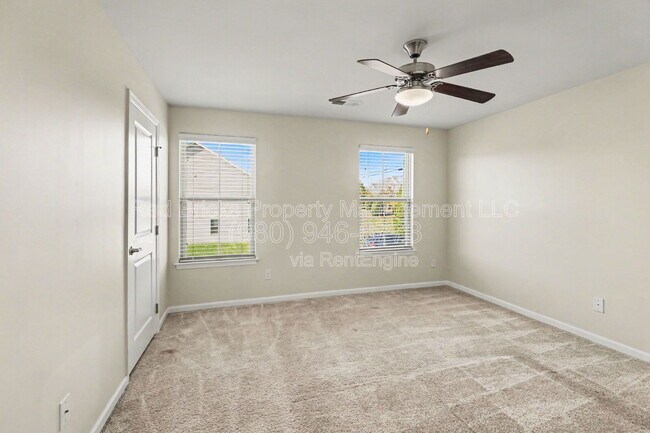 Building Photo - 11007 Discovery Dr NW