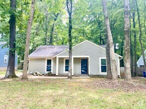 Building Photo - Mint Hill ranch - 3 bed, 2 bath with large...