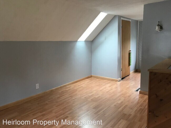 Building Photo - 1 br, 1 bath House - 907 W 6th Street
