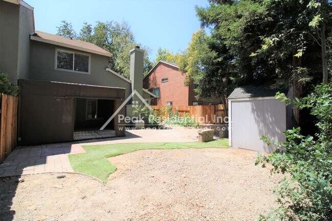 Building Photo - 2641 Decker Way