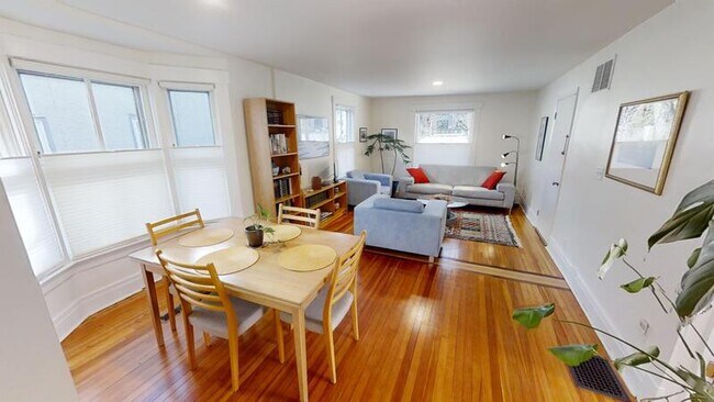 Building Photo - 618 S Ashley St