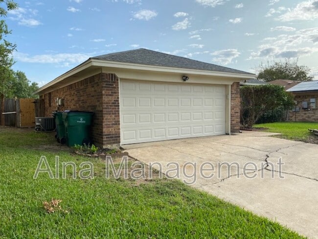 Building Photo - 6461 Whitehurst Dr