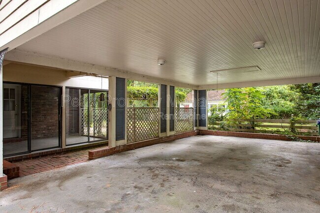 Building Photo - 3351 Scottview Dr