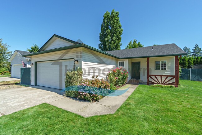 Primary Photo - 3 Bedroom 2 Bathroom Home with Attached 2 ...