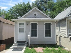 Building Photo - 2716 S 25th St