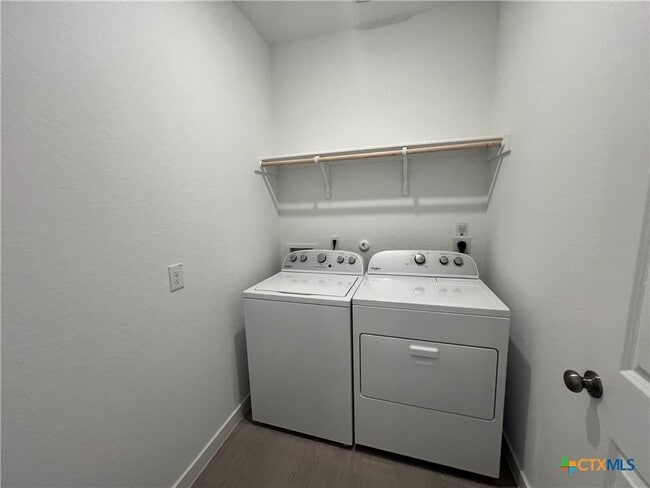 Building Photo - 8908 San Carlos