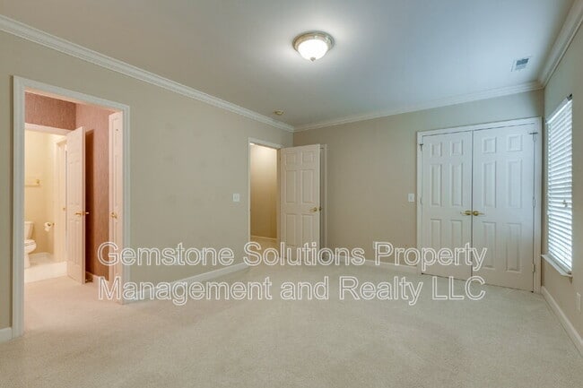 Building Photo - 1628 Brentwood Pointe