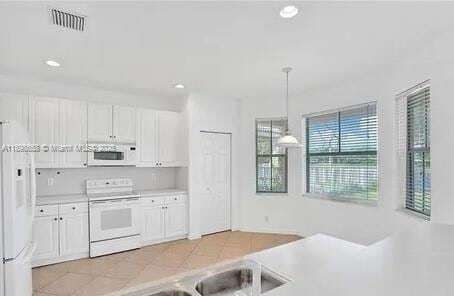 Building Photo - 1042 Sunflower Cir