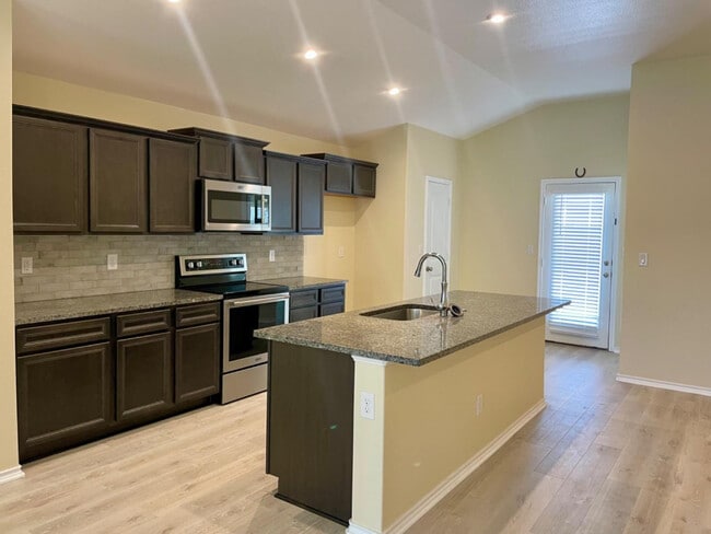 Building Photo - 7510 102nd St