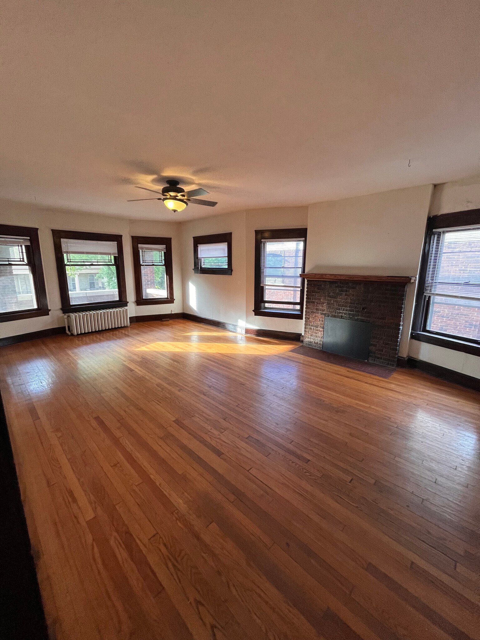 Building Photo - 111 E Gorham St