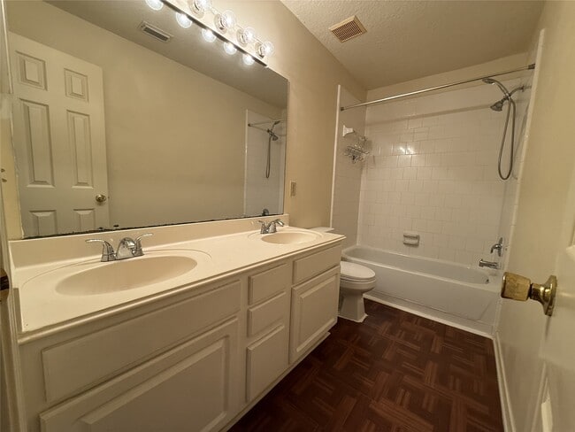 Building Photo - 5718 Walkabout Way