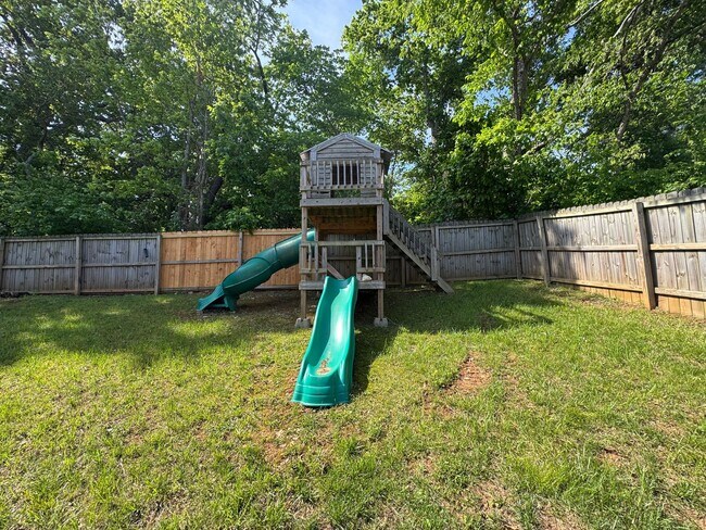 Building Photo - Beautiful Single Family Home