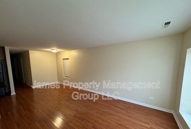 Building Photo - 1129 S Troy St