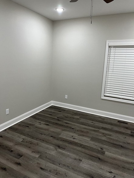 Building Photo - 9970 W Green Cemetery Rd