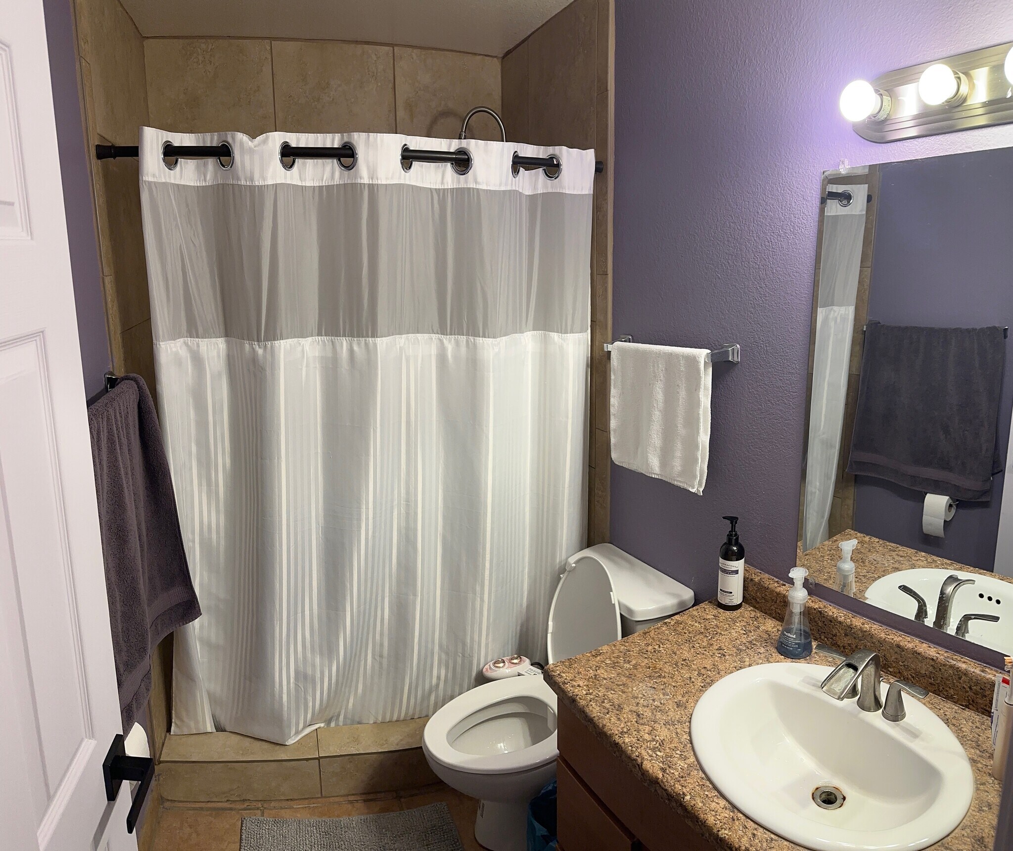 Building Photo - 1308 W 3rd St