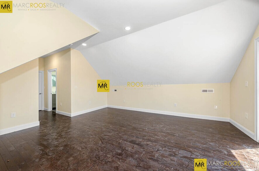 Primary Photo - 70 Stanley Ave