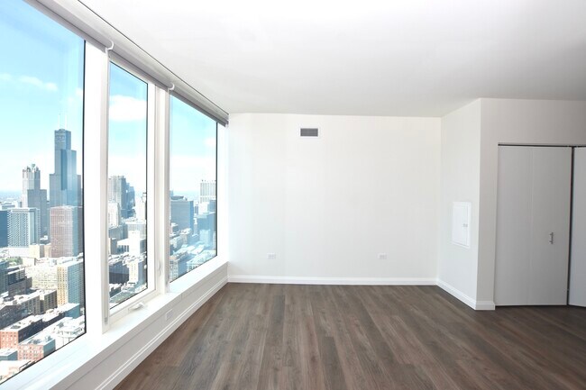 Building Photo - 1000 S Michigan Ave