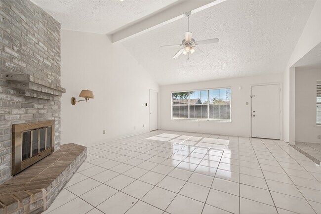 Building Photo - 2803 Fir Crest Ct