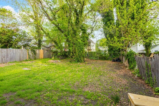 Building Photo - 3 Bed 2 bath Home For Rent in Newport News