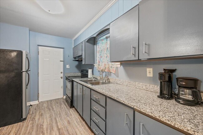 Building Photo - 3-Bedroom Home Near Memorial Hospital