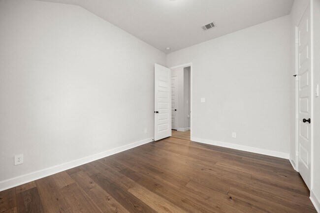 Building Photo - 2122 Germander Ln