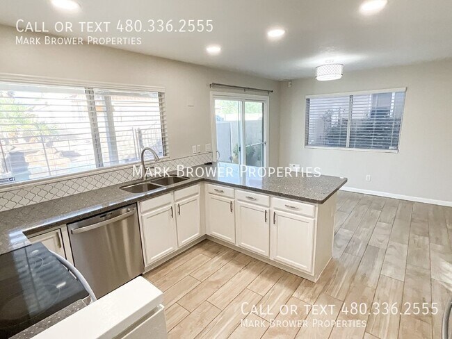 Building Photo - 4102 E Woodland Dr