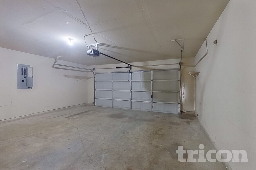 Building Photo - 6209 Winnebago Ct