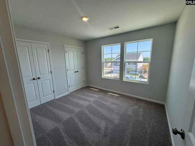 Building Photo - 3080 Hallsdale Dr