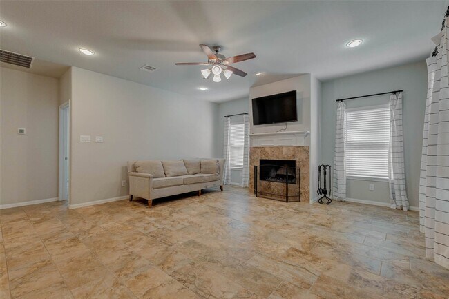 Building Photo - 3811 Springcrest Ln