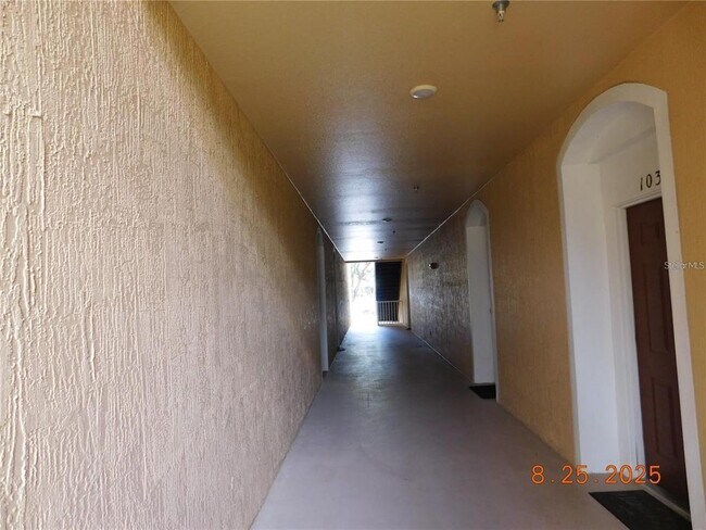 Building Photo - 6100 Stevenson Dr