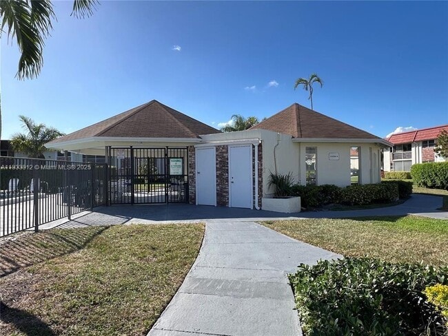 Building Photo - 22785 SW 66th Ave