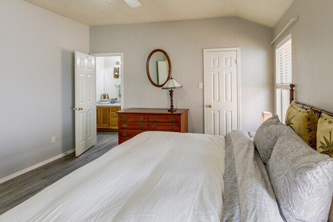 Building Photo - 8836 Francia Trail