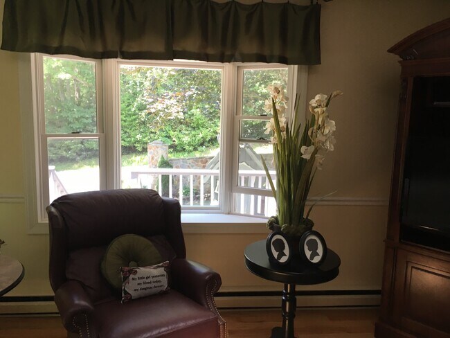 Bay window in great room - 283 Tanglewood Dr
