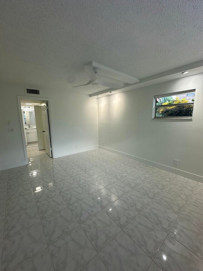 Building Photo - 2755 W Atlantic Ave