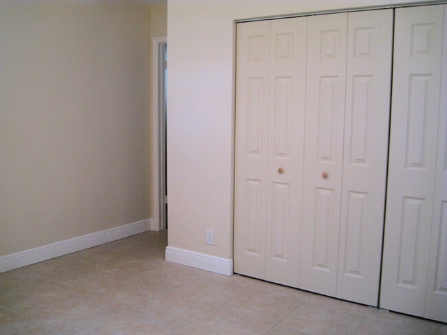 Building Photo - 5085 Bottlebrush St