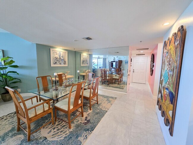 Building Photo - Vacation Awaits! Paradise Found!