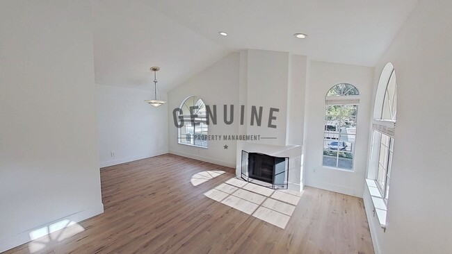 Building Photo - Renovated 2 Bedroom Condo in Irvine