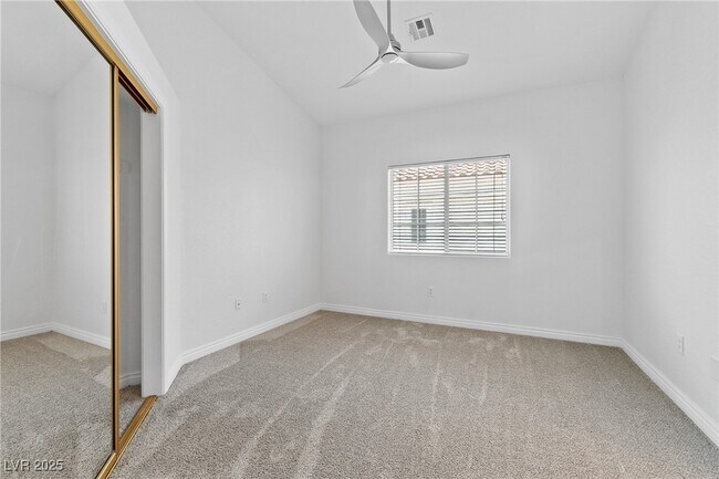 Building Photo - 3004 Sun Lake Dr