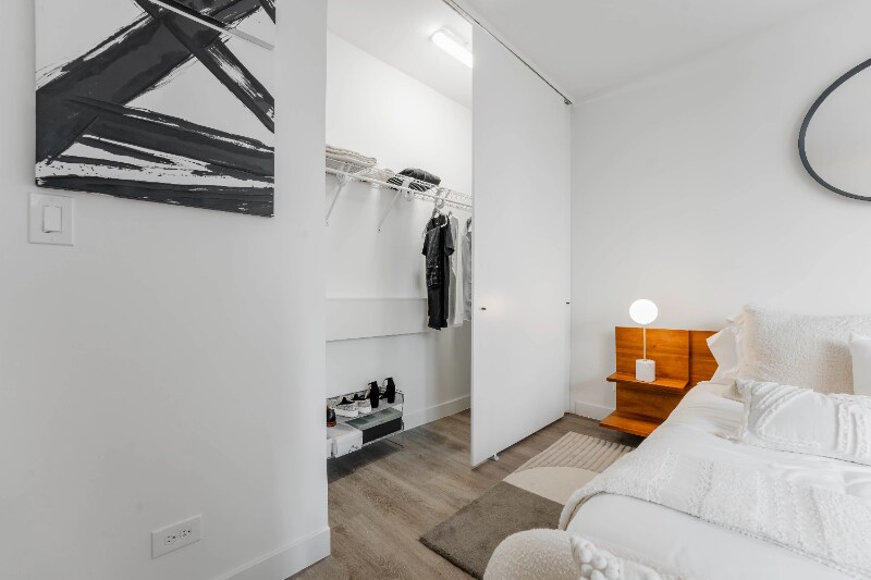 Building Photo - 31 E Chestnut St