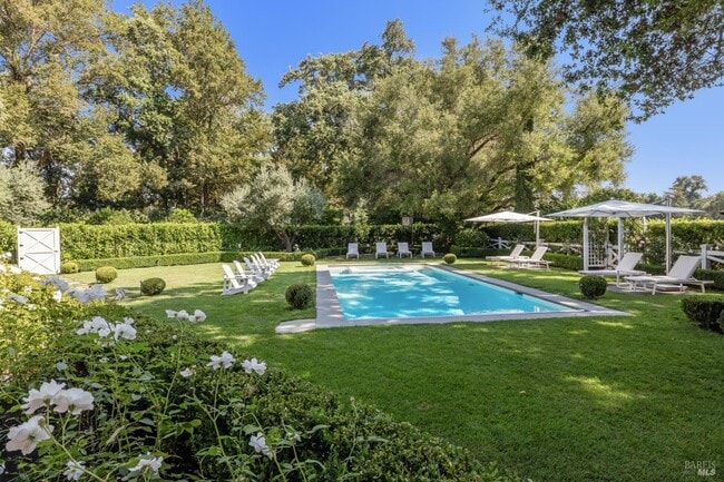 Building Photo - 989 Rutherford Rd