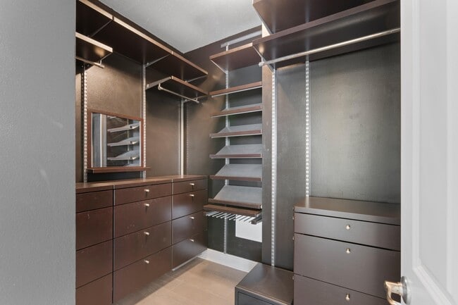Building Photo - 614 Windward Cir S