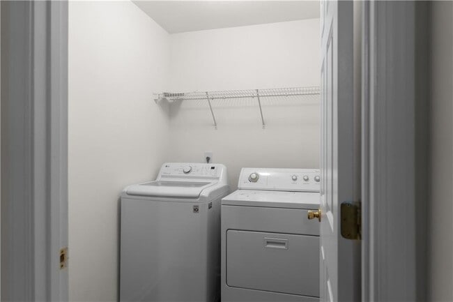 Building Photo - 3127 Wyesham Cir