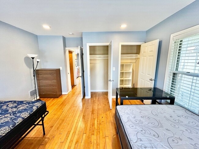 Building Photo - Varsity Management