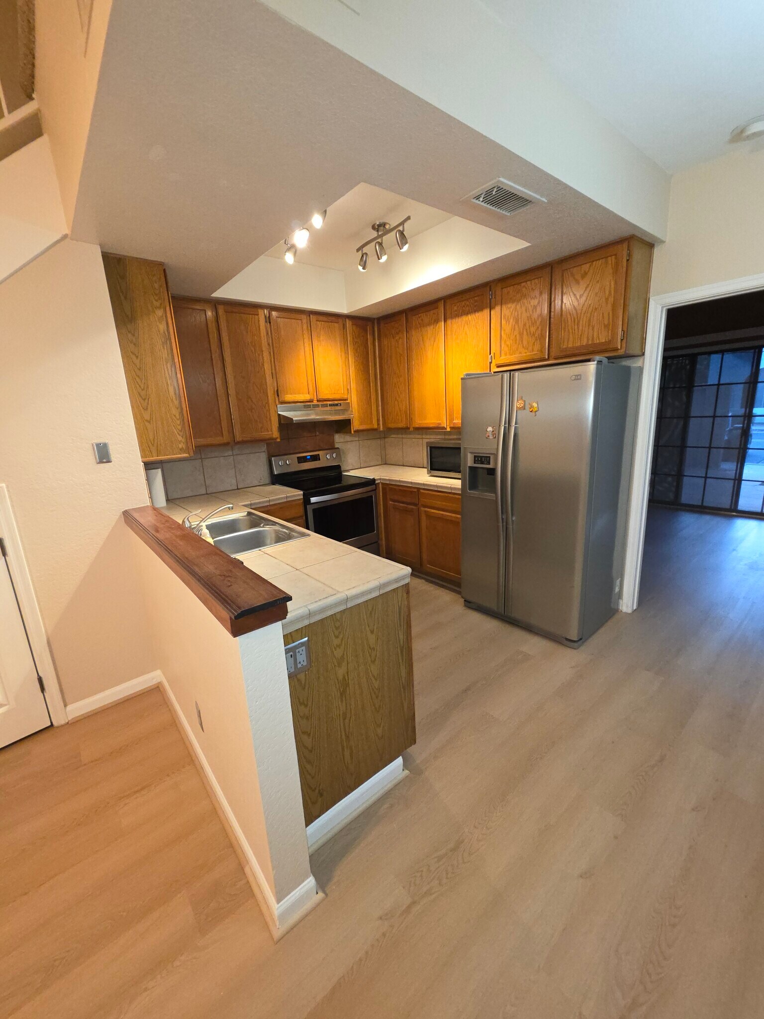 Building Photo - 3930 W Monterey St