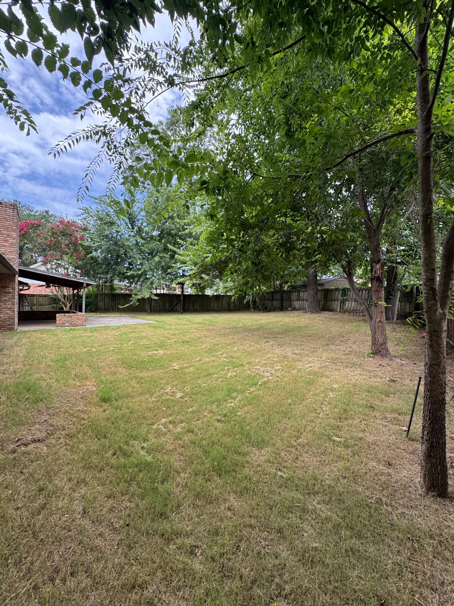 Building Photo - 302 Mobile Dr